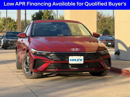 2025 Hyundai ELANTRA SEL