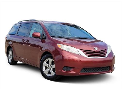 2017 Toyota Sienna LE