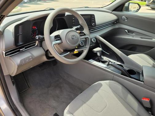 2021 Hyundai ELANTRA SE