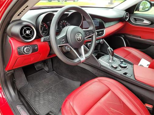 2019 Alfa Romeo Giulia Sport