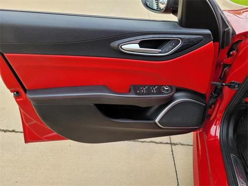 2019 Alfa Romeo Giulia Sport