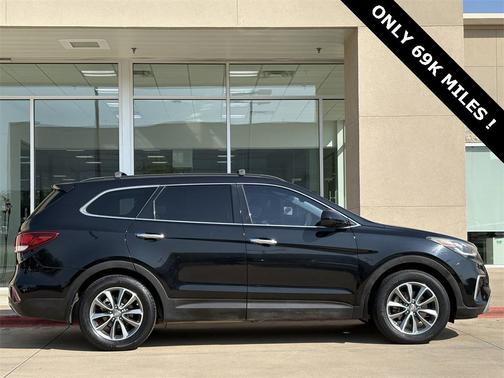 2017 Hyundai SANTA FE SE