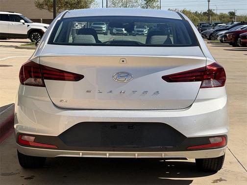 2019 Hyundai ELANTRA SE