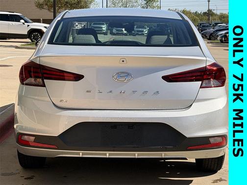 2019 Hyundai ELANTRA SE
