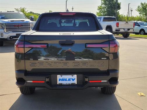 2025 Hyundai SANTA CRUZ SEL Activity