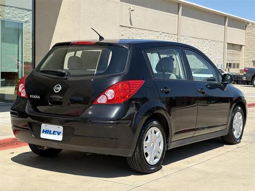 2011 Nissan Versa 1.8 S