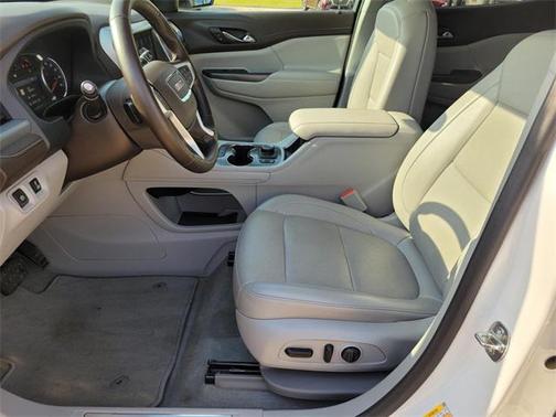 2023 GMC Acadia AWD SLT