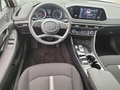 2022 Hyundai SONATA SEL
