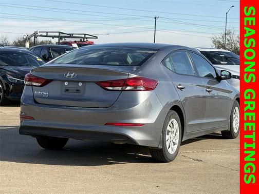 2018 Hyundai ELANTRA SE