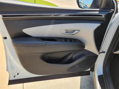 2022 Hyundai TUCSON SE