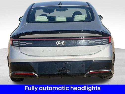2024 Hyundai SONATA Hybrid SE