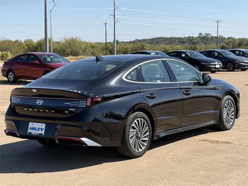 2025 Hyundai SONATA Hybrid Limited