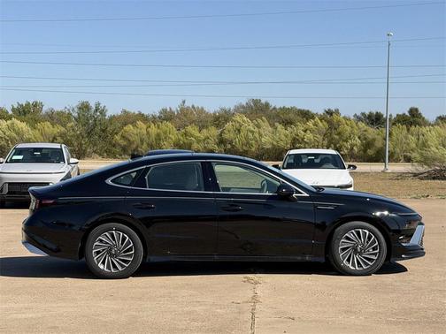 2025 Hyundai SONATA Hybrid Limited
