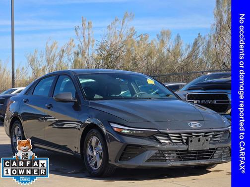 2024 Hyundai ELANTRA SE