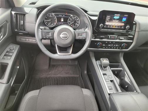 2024 Nissan Pathfinder SV FWD