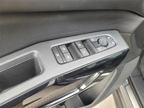 2024 Nissan Pathfinder SV FWD