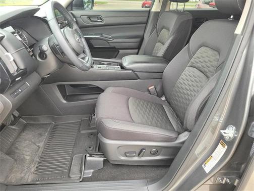 2024 Nissan Pathfinder SV FWD