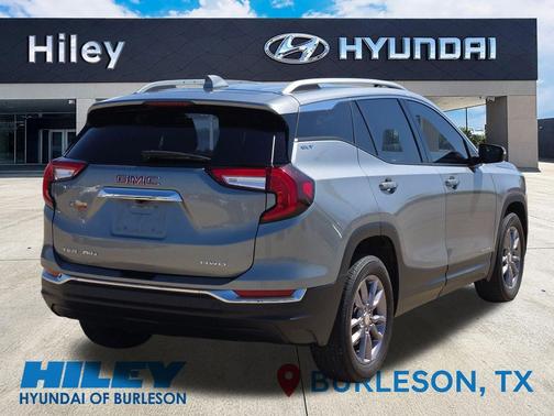 Sterling Metallic 2023 GMC Terrain SLT