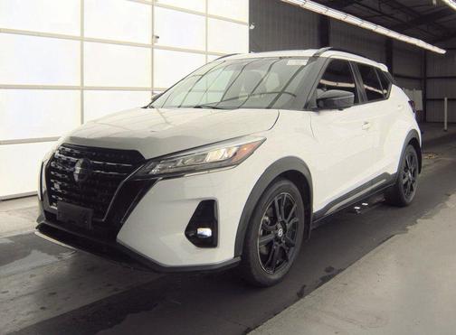 2021 Nissan Kicks SR