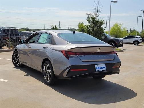 2025 Hyundai ELANTRA Sport