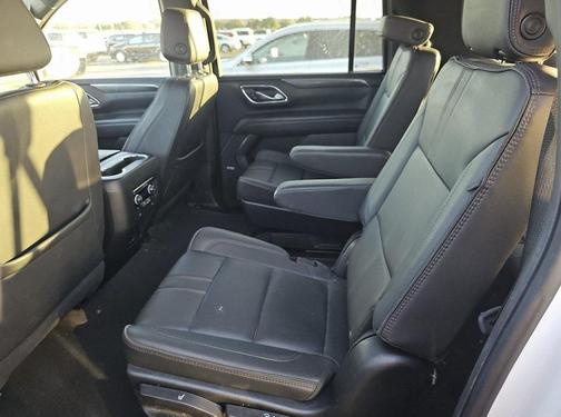 2023 Chevrolet Suburban RST