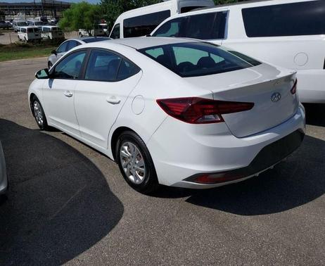 2019 Hyundai ELANTRA SE