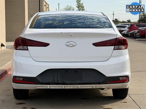 2019 Hyundai ELANTRA SE