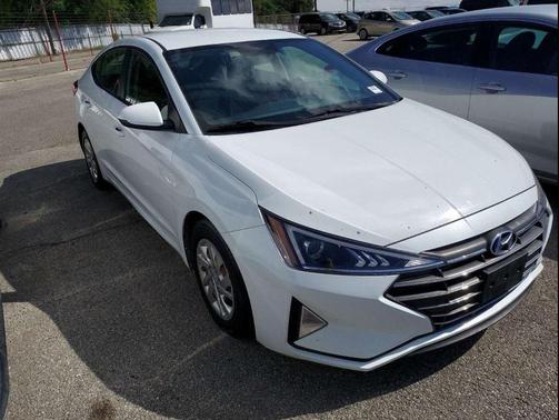 2019 Hyundai ELANTRA SE