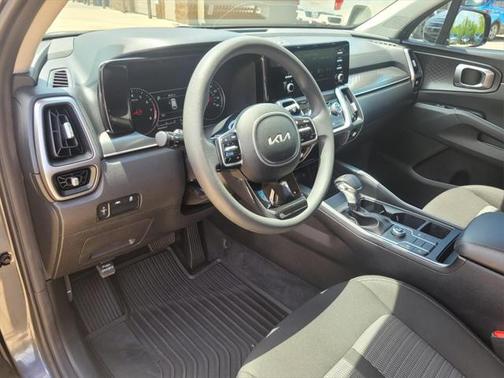 2022 Kia Sorento LX