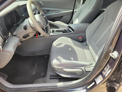 2021 Hyundai ELANTRA SE