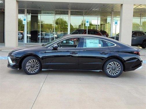 2025 Hyundai SONATA Hybrid SE