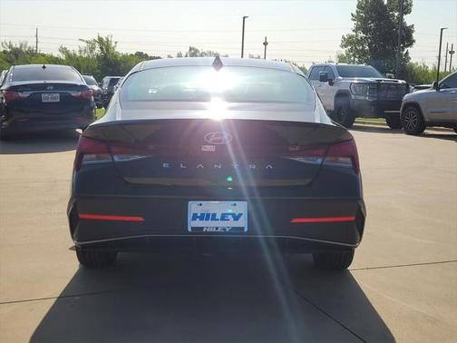 2025 Hyundai ELANTRA Sport