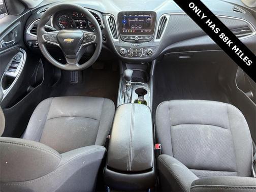 2022 Chevrolet Malibu FWD LT