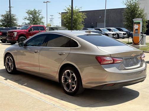 2022 Chevrolet Malibu FWD LT