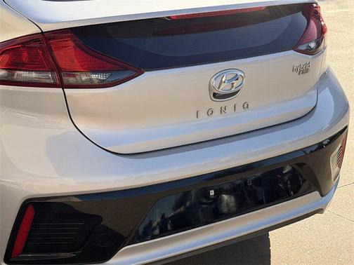 2018 Hyundai IONIQ Hybrid Blue