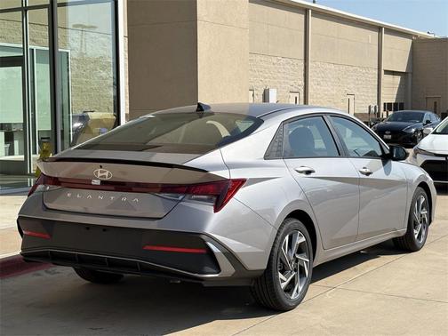 2025 Hyundai ELANTRA Sport