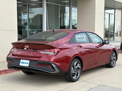 2025 Hyundai ELANTRA Sport