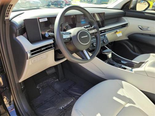 2025 Hyundai TUCSON SE