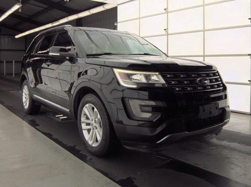 Shadow Black 2017 Ford Explorer XLT