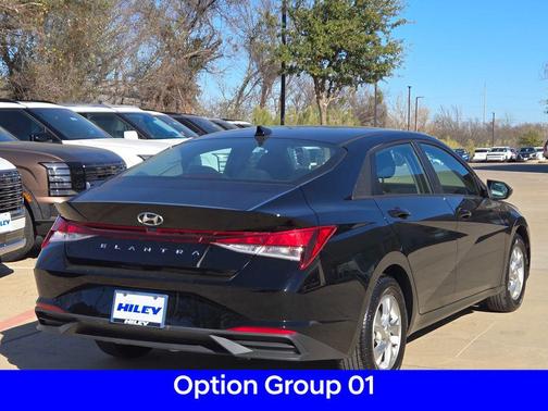 2023 Hyundai ELANTRA SE