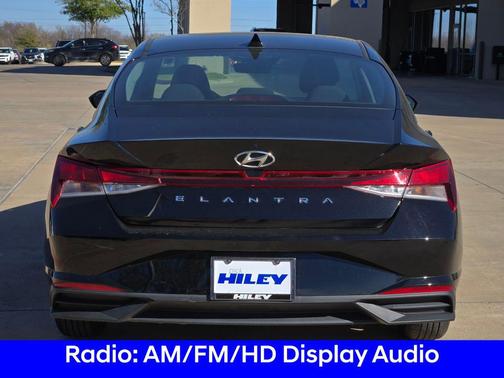 2023 Hyundai ELANTRA SE