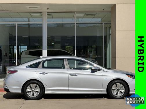 2018 Hyundai SONATA Hybrid SE