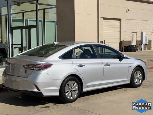 2018 Hyundai SONATA Hybrid SE