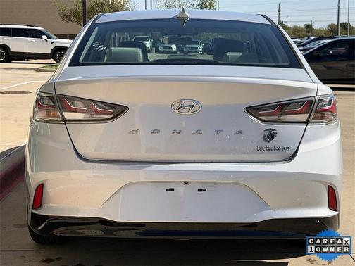 2018 Hyundai SONATA Hybrid SE