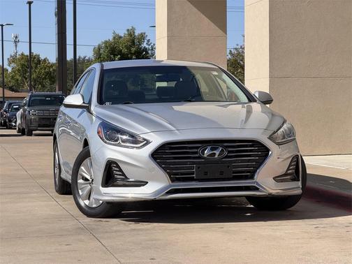 2018 Hyundai SONATA Hybrid SE