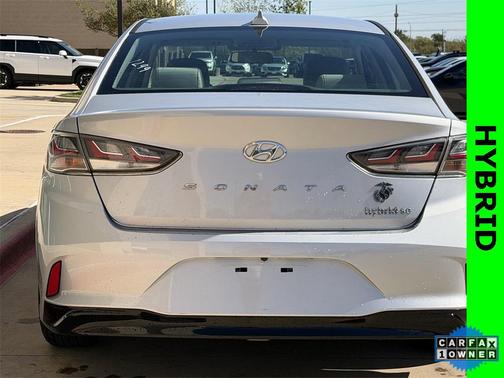 2018 Hyundai SONATA Hybrid SE