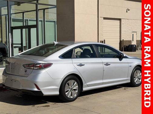 2018 Hyundai SONATA Hybrid SE