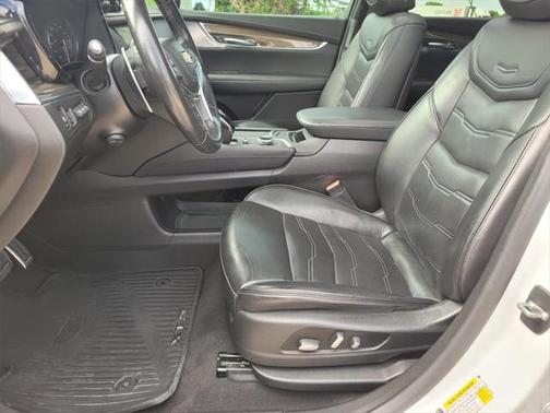 2020 Cadillac XT5 Sport