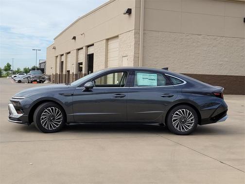 2025 Hyundai SONATA Hybrid Limited