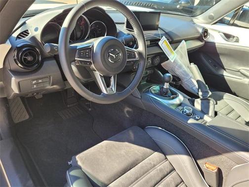 2025 Mazda MX-5 Miata Club